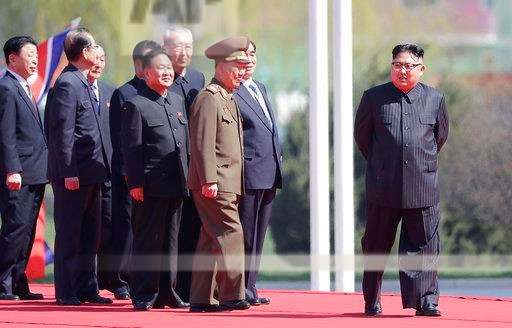 Anh: Ong Kim Jong-un cuoi tuoi trong le khanh thanh khu pho moi-Hinh-13